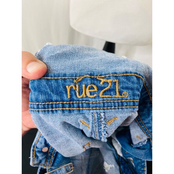 Rue21 Women's Denim Overall Cut Off Shorts Blue Distressed Size 2 - Picture 7 of 9